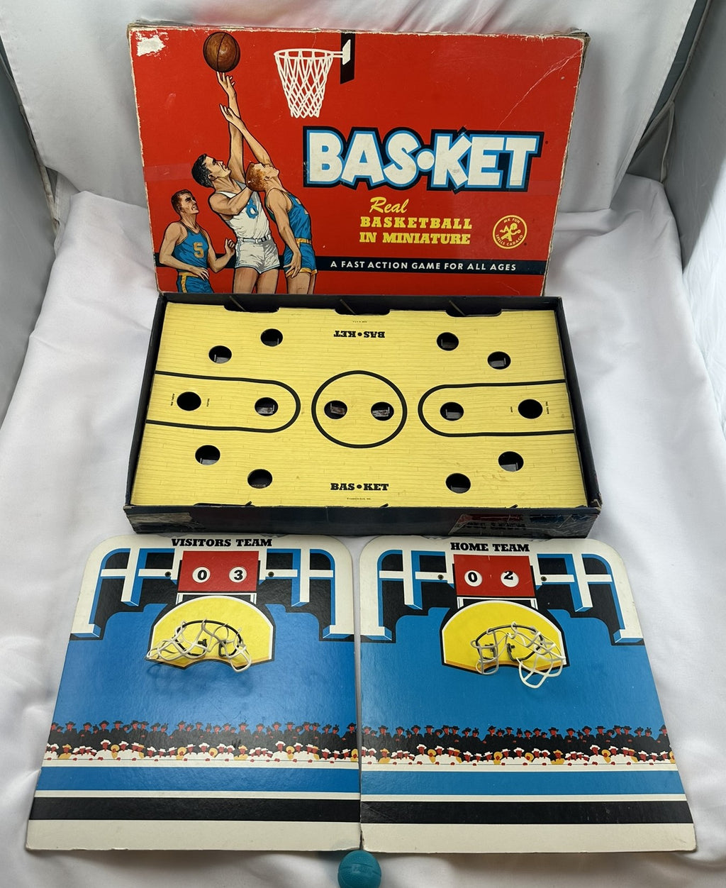 Bas-ket Game Miniature Basketball - 1966 - Cadaco - Good Condition