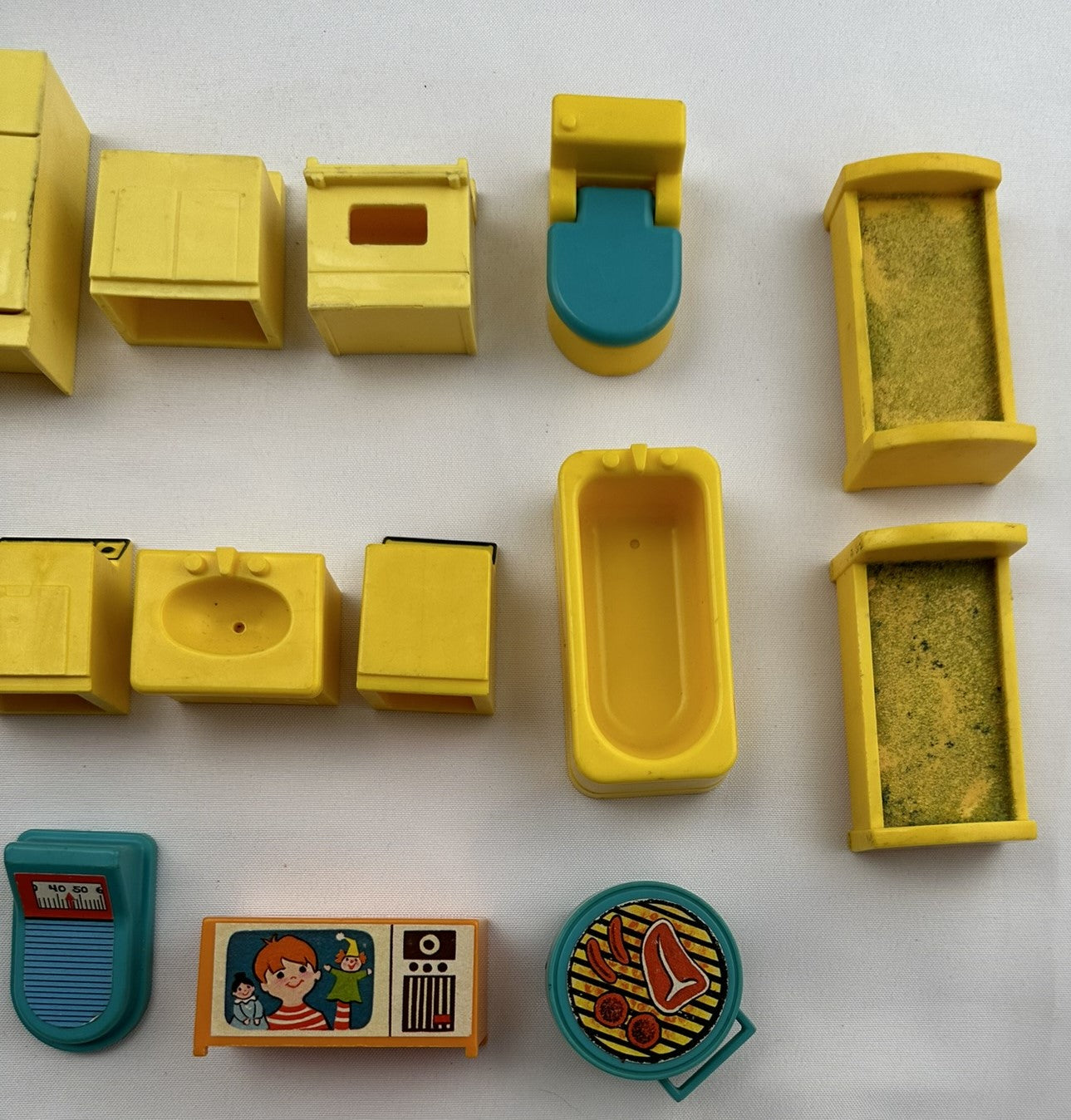 Fisher Price Little People Play Room #909 - 1971 - Very Good Condition