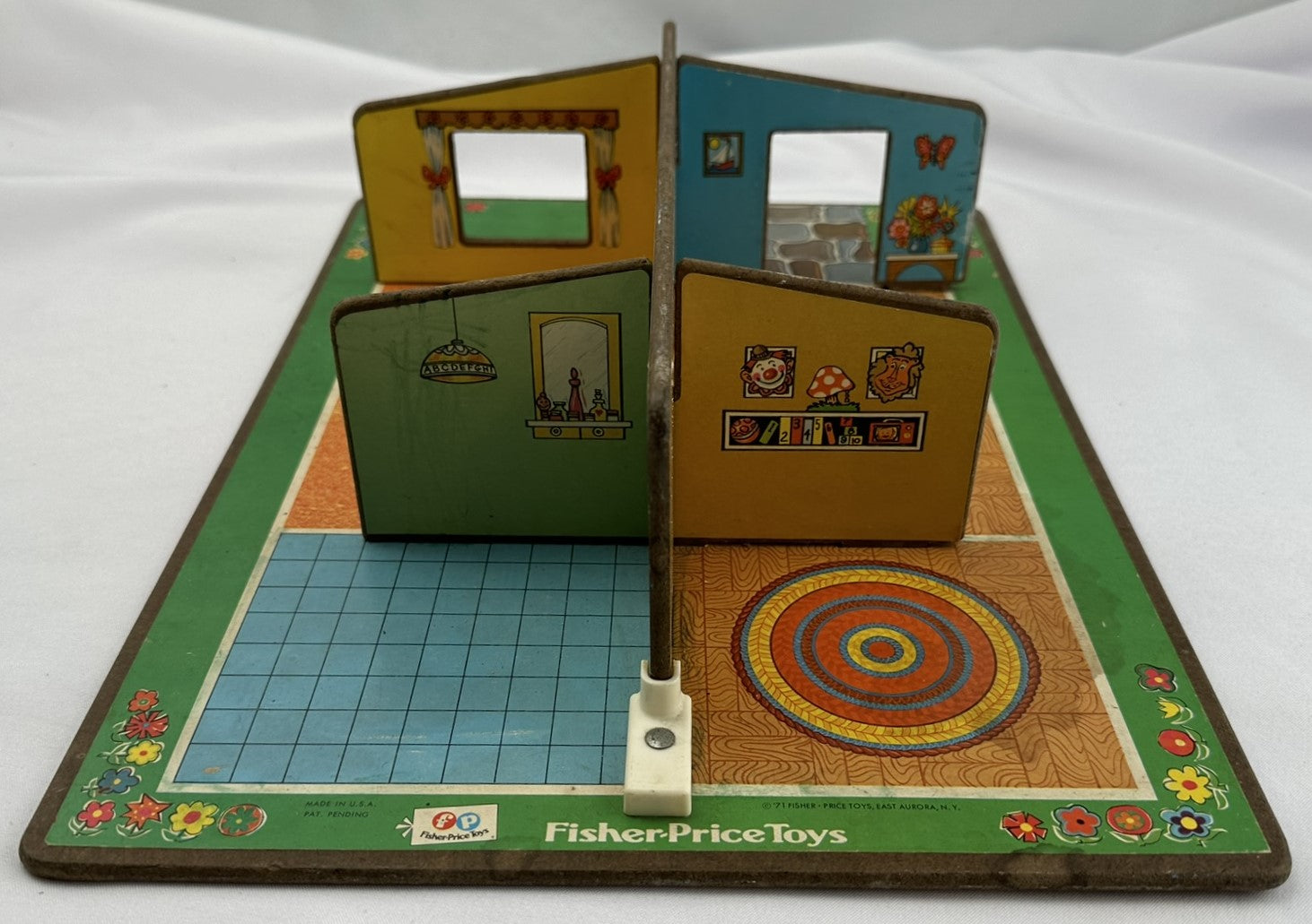 Fisher Price Little People Play Room #909 - 1971 - Very Good Condition