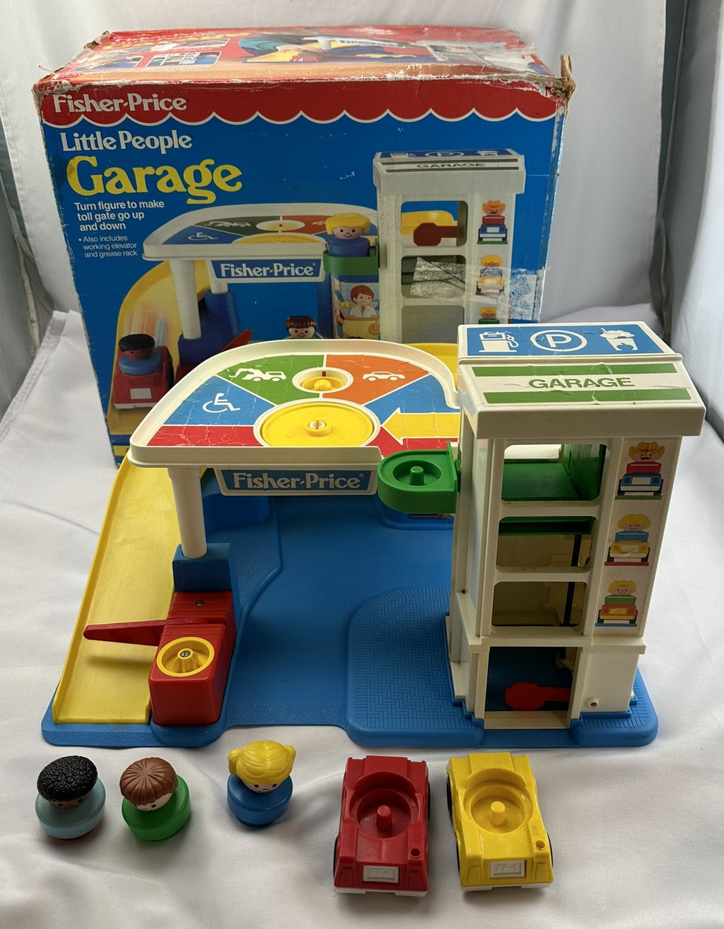 Fisher Price Little People Action Garage in Box - 1990 - Very Good Condition