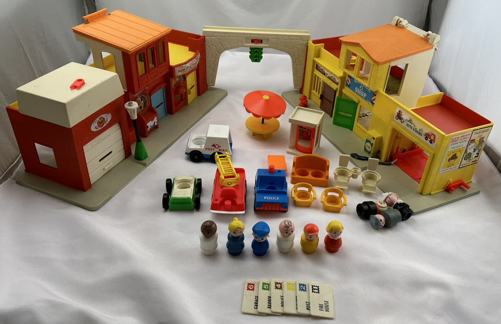 Fisher Price Play Family Village Main Street #997 - 1973 - Great Condition