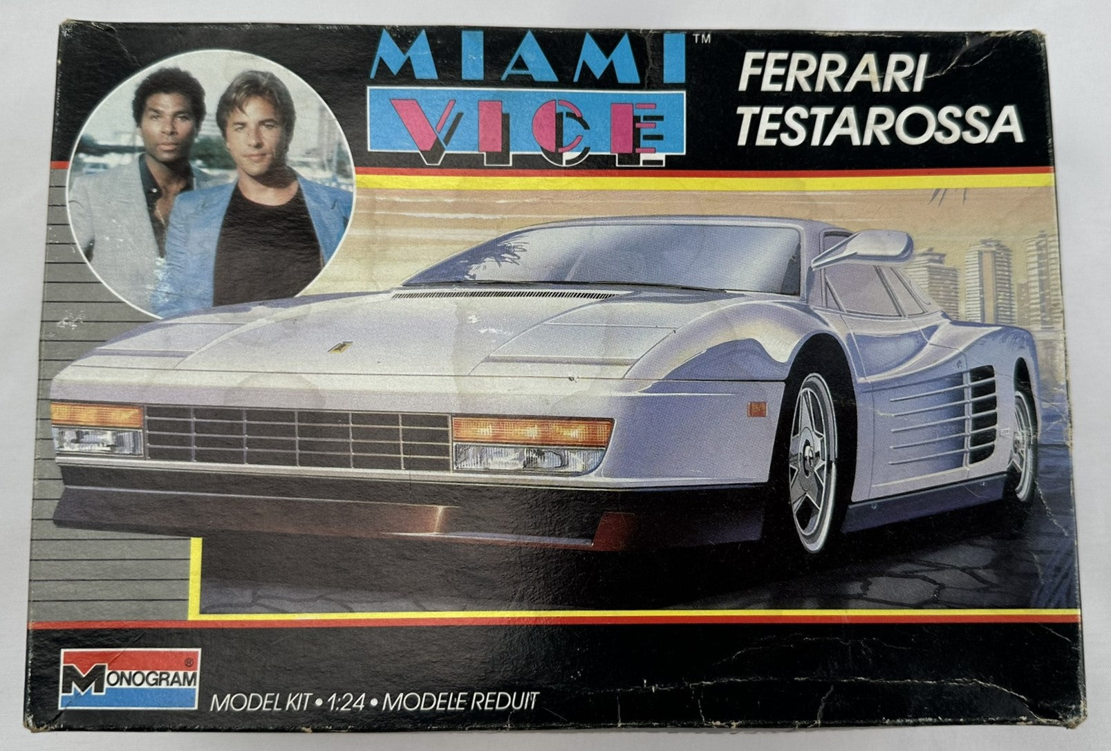 Miami Vice Ferrari Testarossa 1:24 Model Kit - Monogram - New