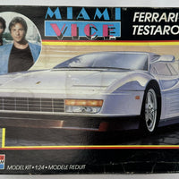 Miami Vice Ferrari Testarossa 1:24 Model Kit - Monogram - New