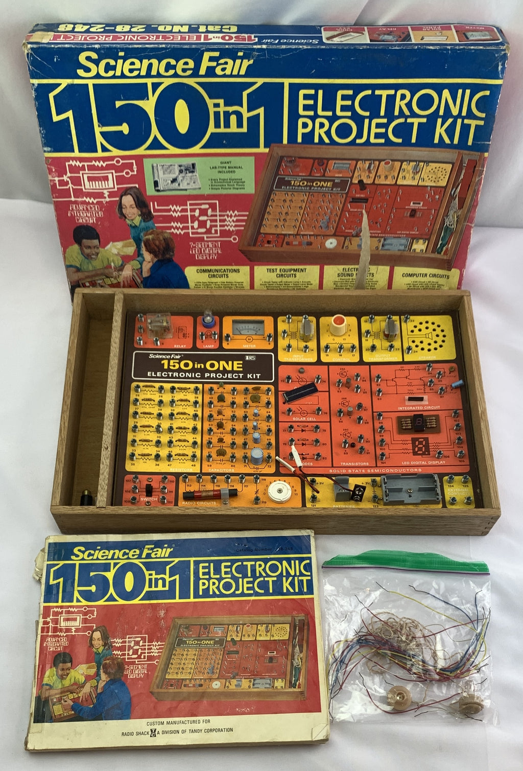 150 in One Electronic Project Kit - Science Fair - Good Condition