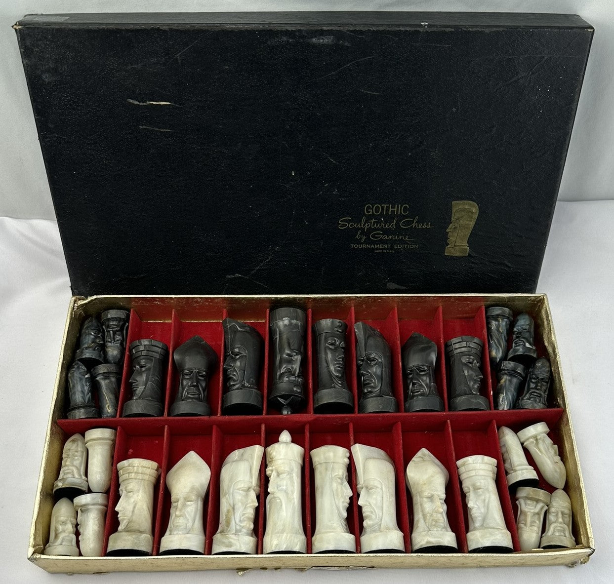 Ganine Gothic Chess Set Tournament Edition - 1957 - Pacific Game Co - Very Good Condition