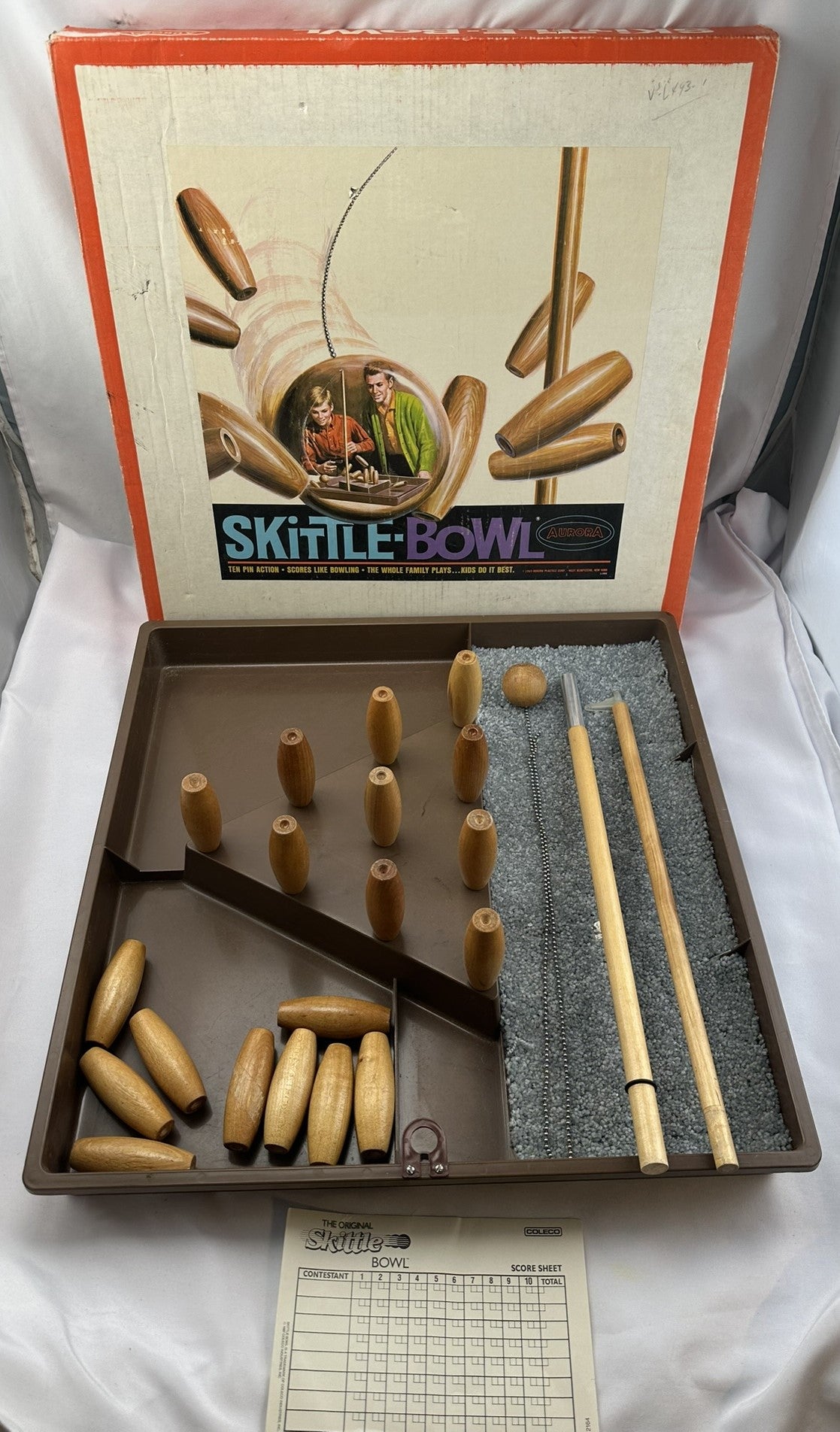 Skittle Bowl - 1967 - Aurora - Great Condition