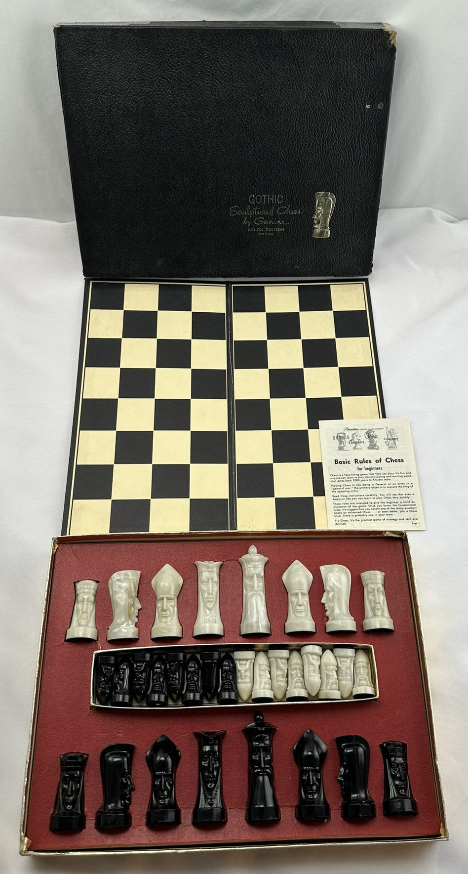 Ganine Gothic Chess Set Salon Edition - 1957 - Pacific Game Co - Very Good Condition