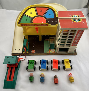 Fisher Price Little People Action Garage - 1970 - Great Condition