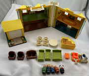 Fisher Price Little People Family Play House - 1969 - Good Condition