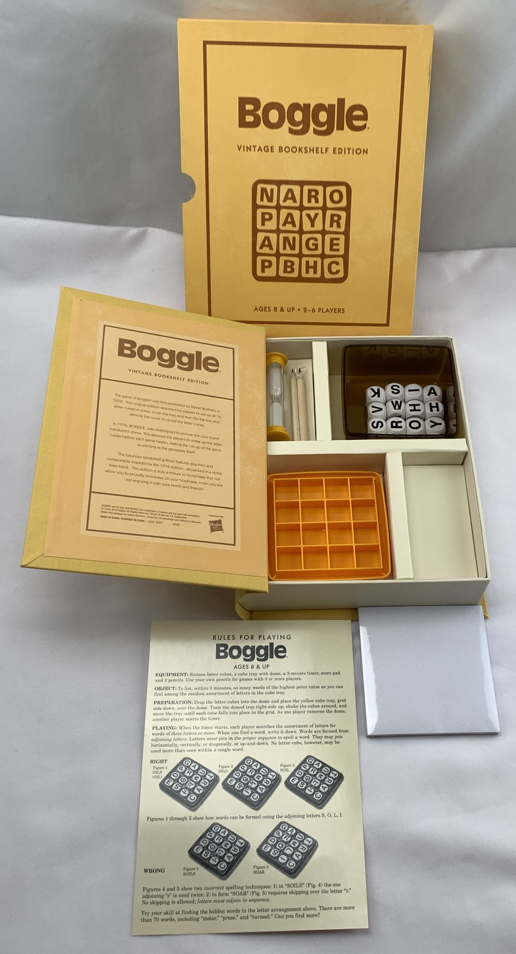 Boggle Vintage Bookshelf Edition Linen Book Game - Parker Brothers - Great Condition