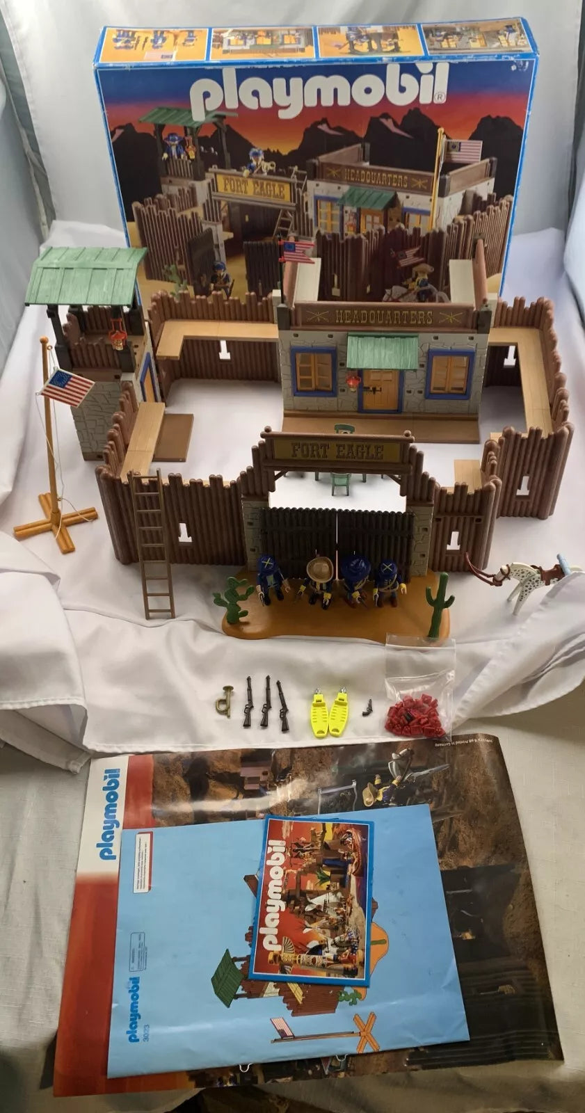 Playmobil 3023 Fort Eagle Western Nordists Set - 1998 Retired - Like New